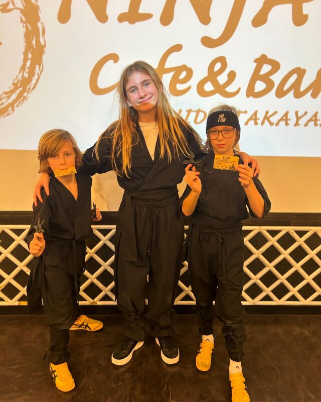 The best ninja family came to visit us! They have undergone all the ninja training and become the best ninjas in Florida.🥷
The real Naruto and Tanjiro came😂🌸

フロリダから素敵な忍者家族が来てくれました！
彼らは全ての忍者修行に合格しました🥷
彼らはナルトや鬼滅の刃が大好きで、ナルトや炭治郎になるためにたくさんの修行を乗り越えました😂🌸

#忍者カフェ高山 #忍者 #飛騨高山 #岐阜旅行 #海外旅行 #japan #japantrip #hidatakayama